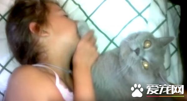 就是不准你呼吸 除非你发誓不会偷偷亲朕