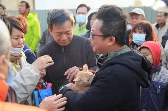 7岁男孩地震被困  心爱宠物挽救了他的生命