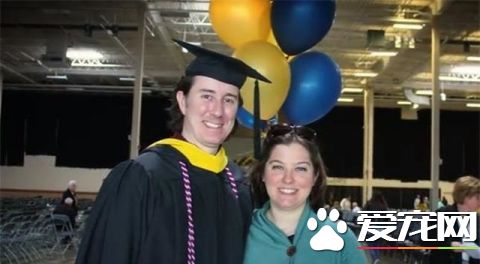 这只小猫的意外出现，却改变了一个美国大兵的一生，我也想要一只