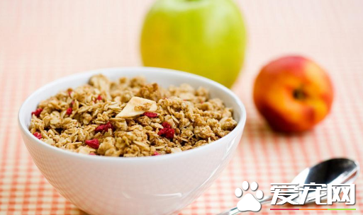 燕麦片受潮了怎么办 燕麦片是生的还是熟的好