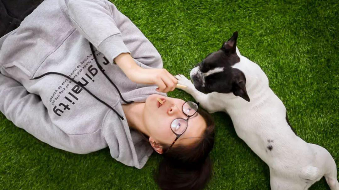 醇粹人宠同食-芝士脆是有多美味?狗狗和铲屎官抢着吃!