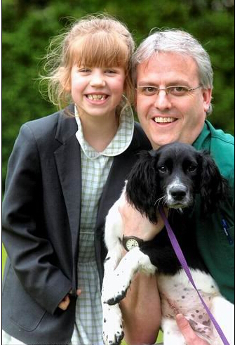 调皮狗狗误食玩具狗急坏主人 连忙送医院取出