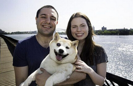 超可爱小柴犬笑不拢嘴 被称小天使