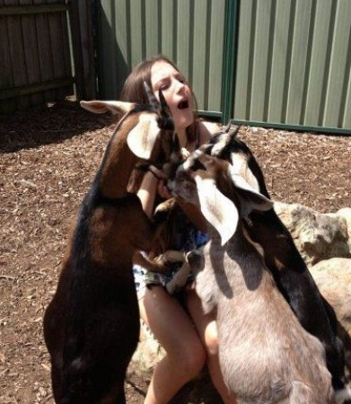 妹子这表情让我误会